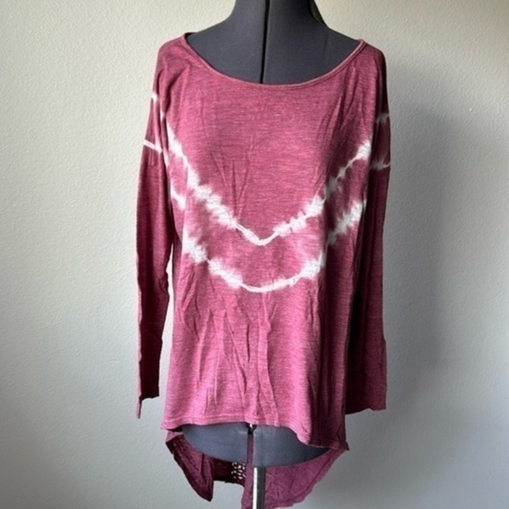 Blu Pepper top high low size small tie dye burgundy lace athleisure